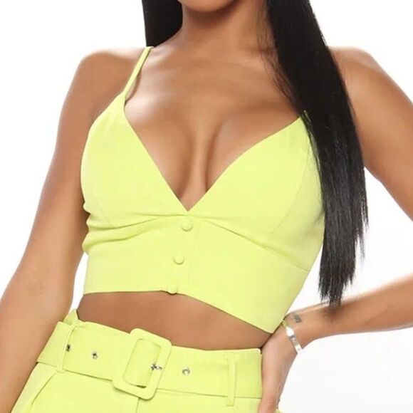 Fashion Nova Tops - Fashion Nova top crop spaghettis straps size L green color